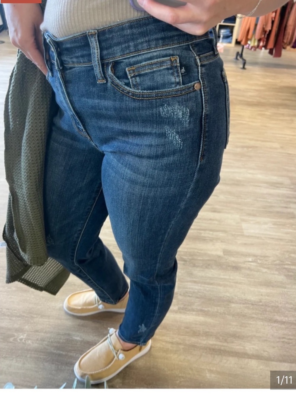 Judy blue Distressed relaxed Skinny Jeans in Medium Blue Wash Sz 28
